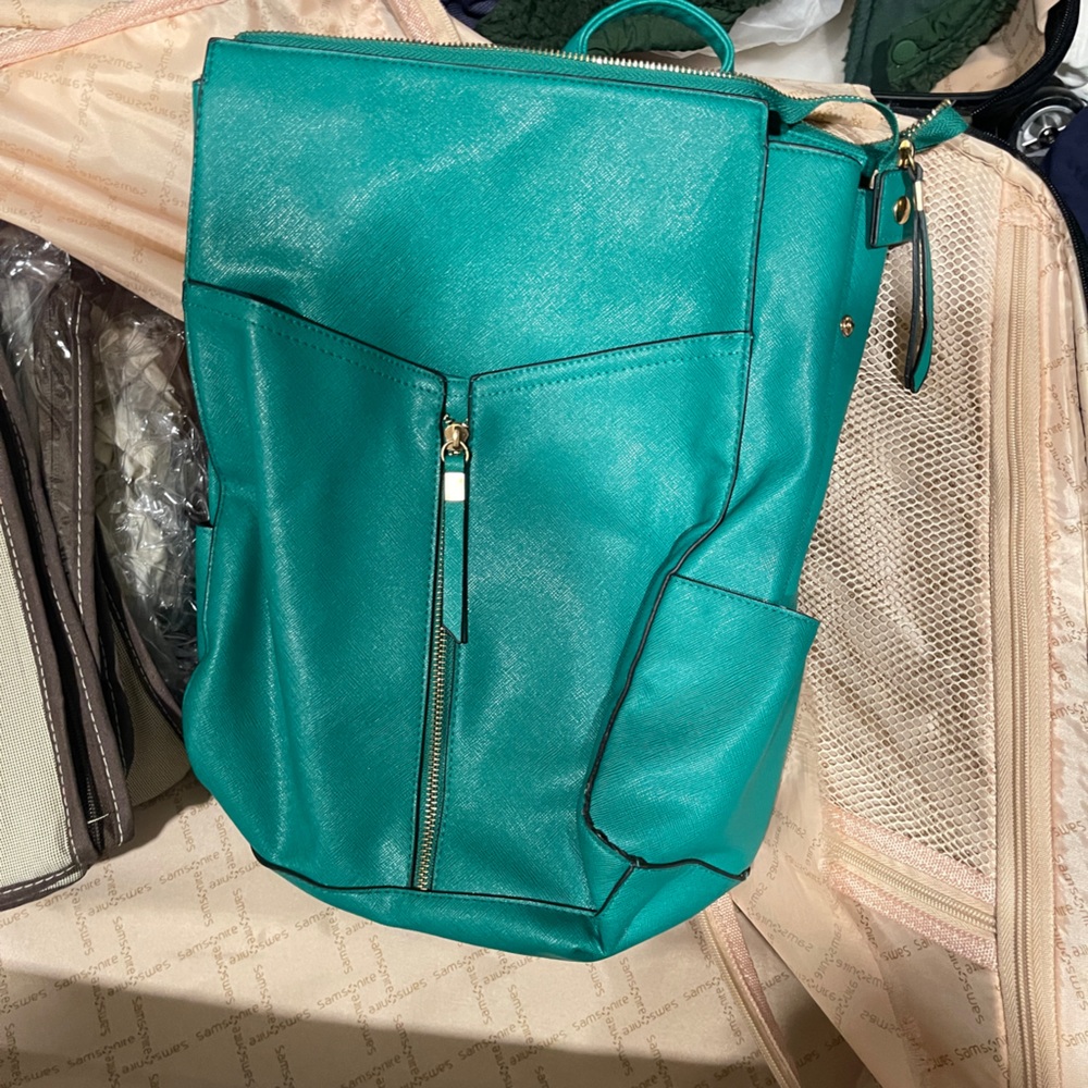 New look back pack